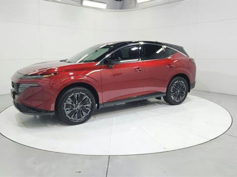 Certified 2025 Nissan Murano Platinum w/ Cargo Package image 3