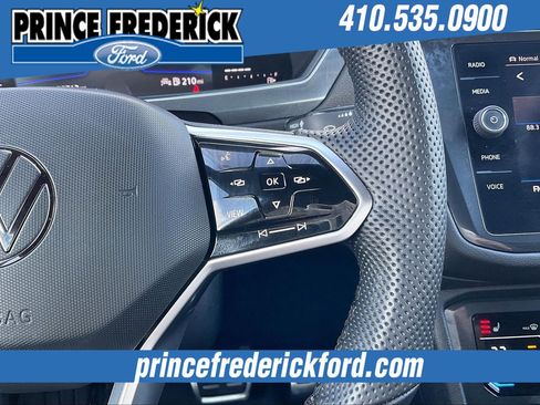 Used 2022 Volkswagen Tiguan SE R-Line image 18