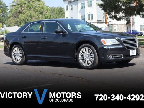 Used 2013 Chrysler 300 AWD w/ Driver Convenience Group image 1