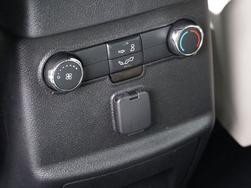 Used 2019 Ford Explorer XLT w/ Equipment Group 202A image 26