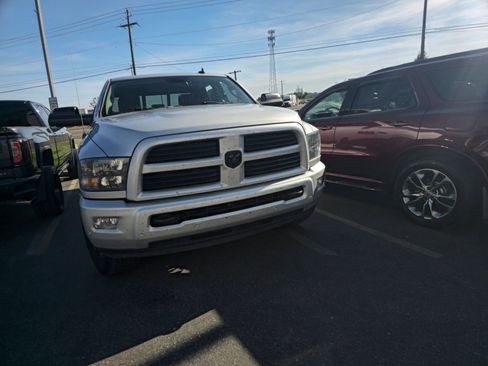 Used 2017 RAM 3500 Big Horn w/ Sport Appearance Group AWD/4WD image 19