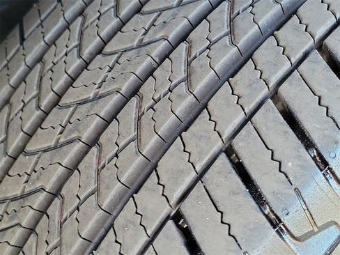 Used 2025 Chevrolet Suburban LT w/ Comfort Package image 28