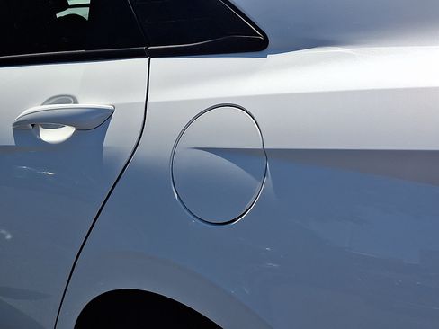 Certified 2025 Hyundai Elantra Sport FWD image 29
