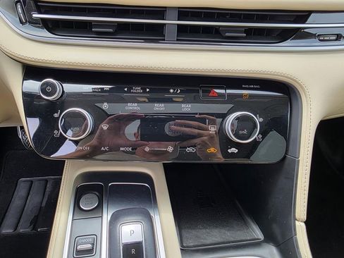 Used 2023 INFINITI QX60 Sensory w/ Vision Package AWD/4WD image 21