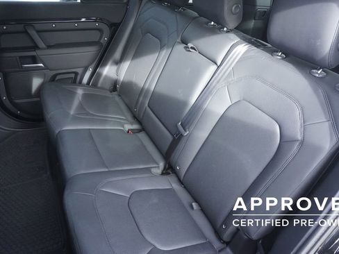 Used 2025 Land Rover Defender 110 S image 30