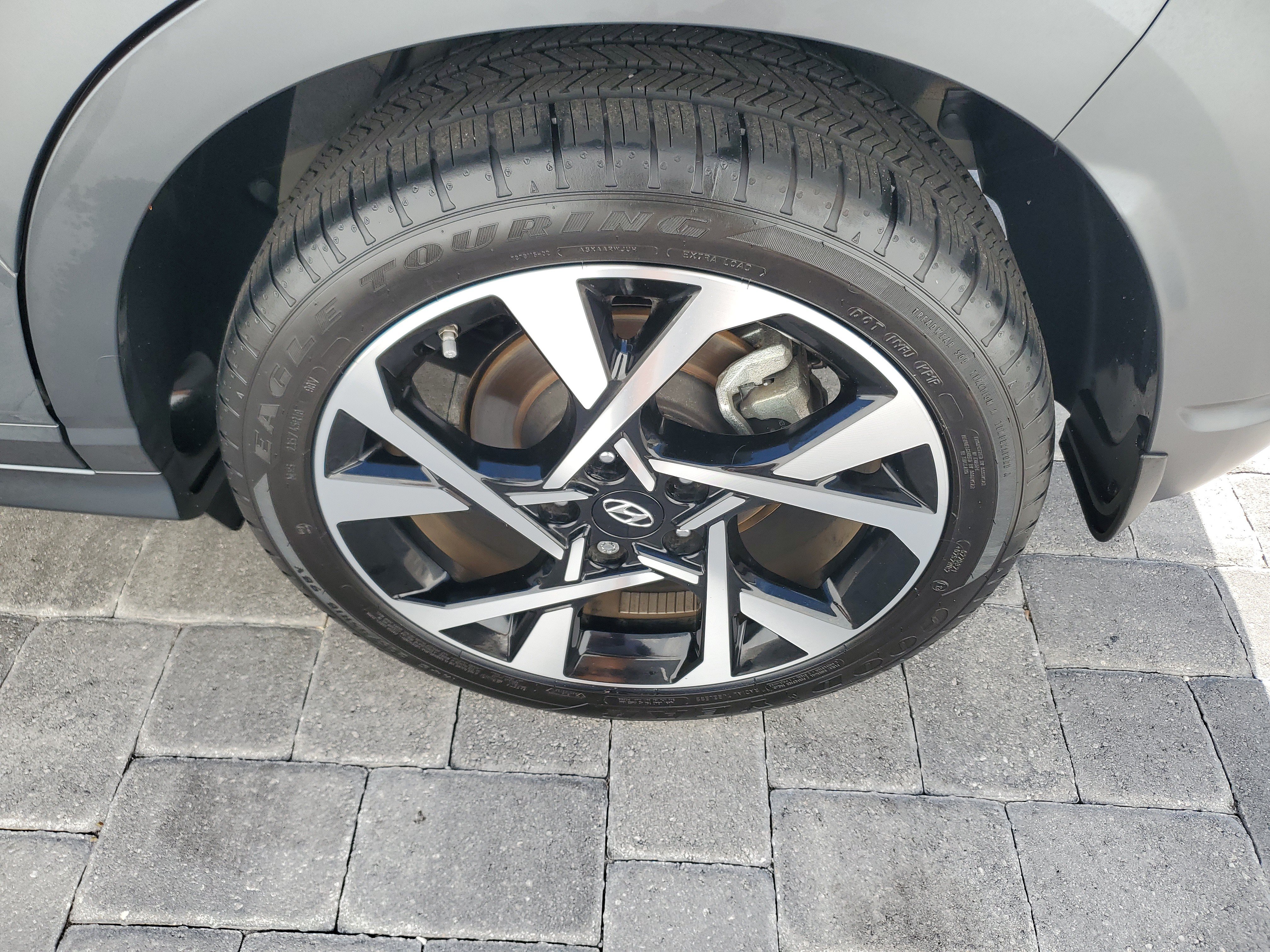 Used 2023 Hyundai Kona Limited FWD image 8