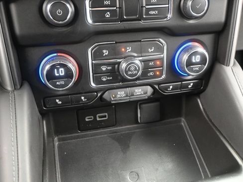 Used 2024 Chevrolet Tahoe LT RWD image 15