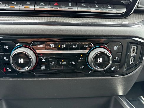 Used 2023 Chevrolet Silverado 1500 ZR2 w/ Technology Package image 19