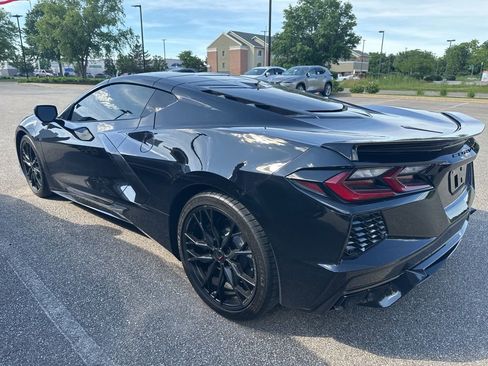 Used 2025 Chevrolet Corvette Stingray Coupe w/ 1LT RWD image 4