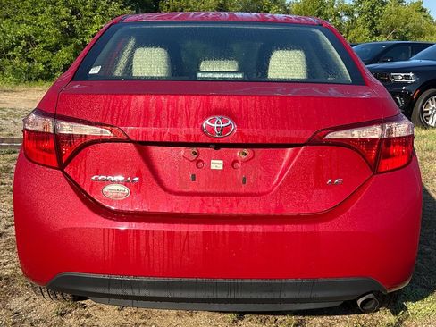 Used 2018 Toyota Corolla LE FWD image 9