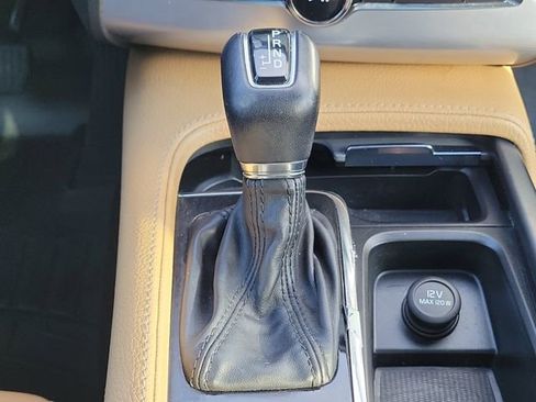 Used 2018 Volvo XC90 T5 Momentum image 32