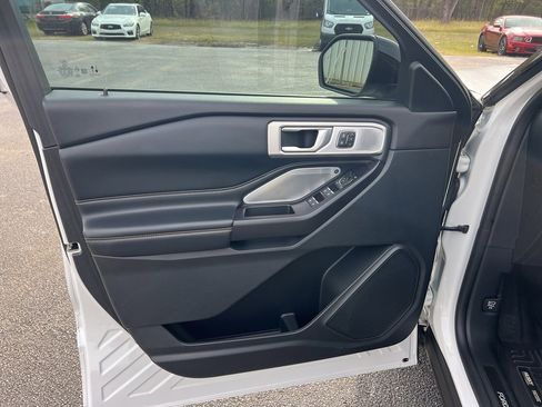 Used 2020 Ford Explorer ST w/ ST Street Pack image 27