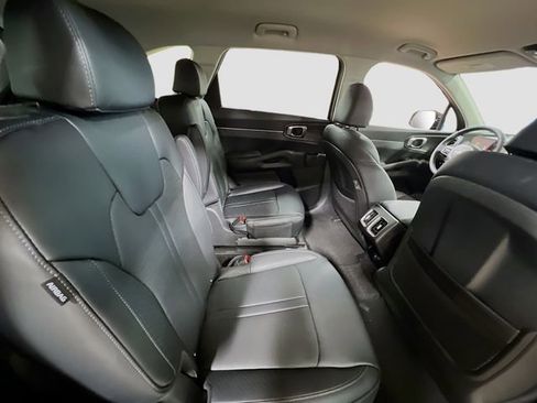 New 2025 Kia Sorento EX image 28