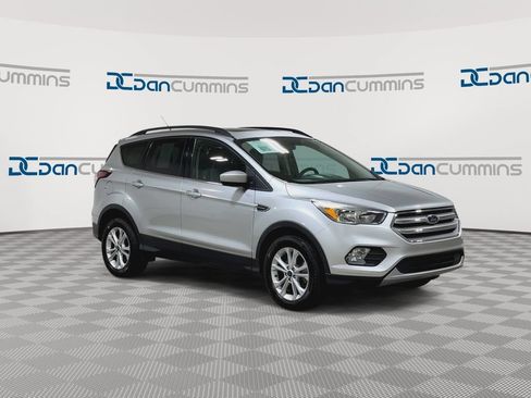 Used 2018 Ford Escape SE AWD/4WD image 3