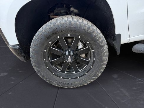 Used 2021 Chevrolet Silverado 1500 LT Trail Boss w/ LPO, Dark Essentials Package image 14