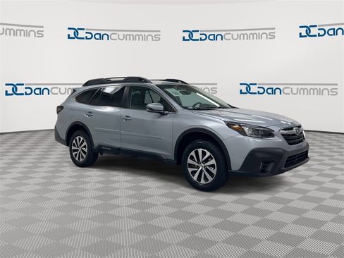 Used 2022 Subaru Outback Premium image 2