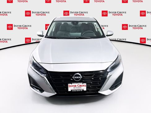 Used 2025 Nissan Altima 2.5 SV w/ SV Special Edition Package AWD/4WD image 2