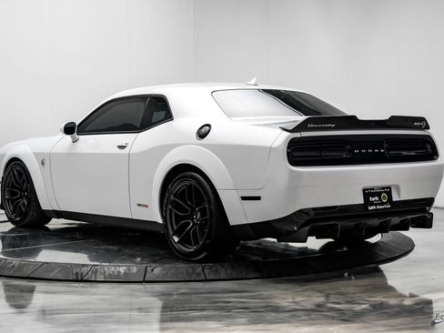 Used 2018 Dodge Challenger SRT Hellcat RWD image 11
