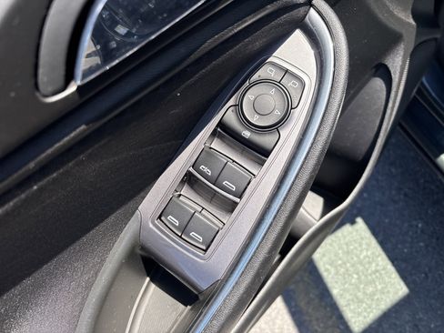 Used 2021 Chevrolet Malibu LT FWD image 16
