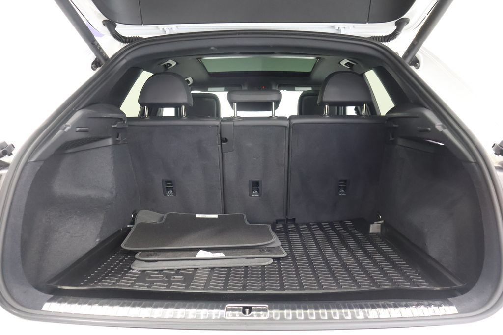 Certified 2023 Audi Q3 2.0T Premium Plus w/ Premium Plus Package AWD/4WD image 27