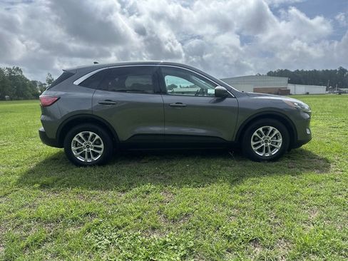 Used 2021 Ford Escape SE w/ Convenience Package FWD image 4