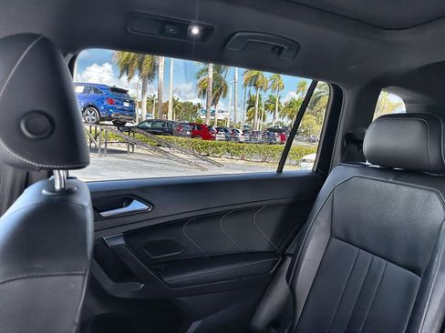 Used 2022 Volkswagen Tiguan SE R-Line image 5