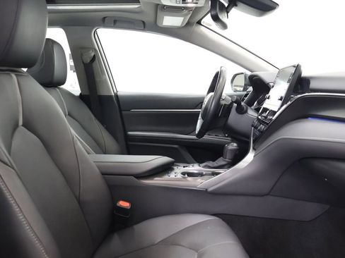 Used 2023 Toyota Camry XSE w/ Navigation Package image 21