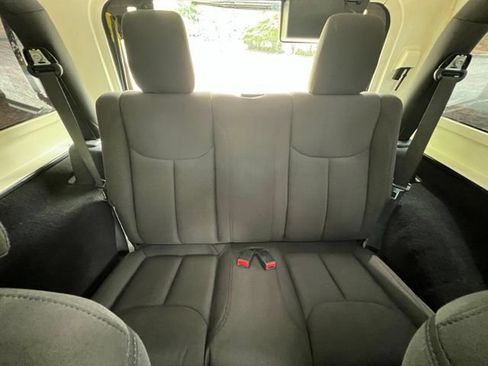Used 2016 Jeep Wrangler Sport AWD/4WD image 15
