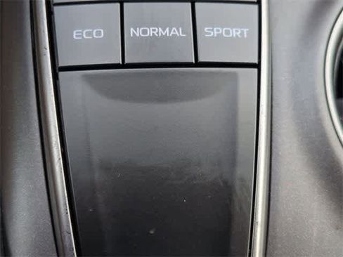 Used 2024 Toyota Camry SE image 37