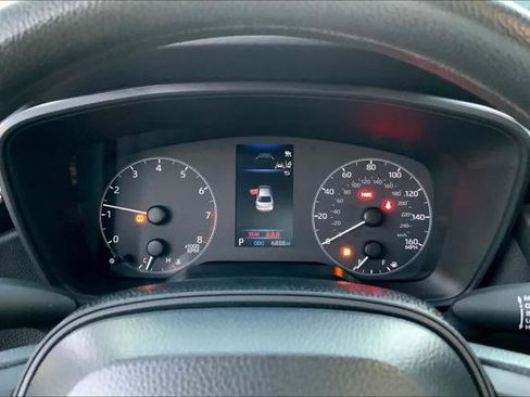 Certified 2025 Toyota Corolla LE image 24