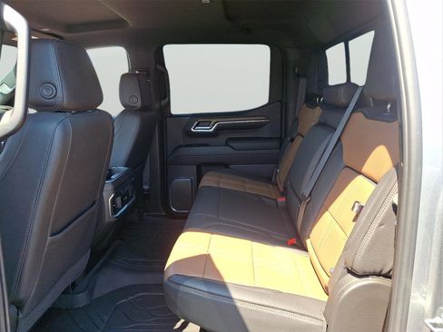 Used 2024 Chevrolet Silverado 1500 High Country w/ Technology Package AWD/4WD image 53
