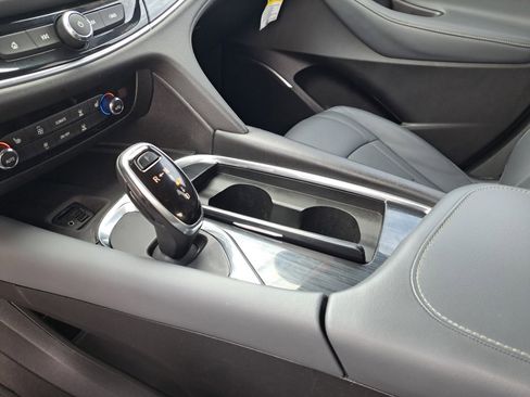 Used 2020 Buick Enclave Essence w/ Sport Touring Edition image 29