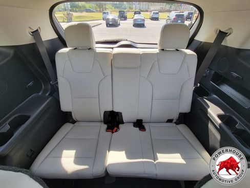 Used 2024 Kia Telluride EX w/ EX Captain's Chair Package FWD image 18