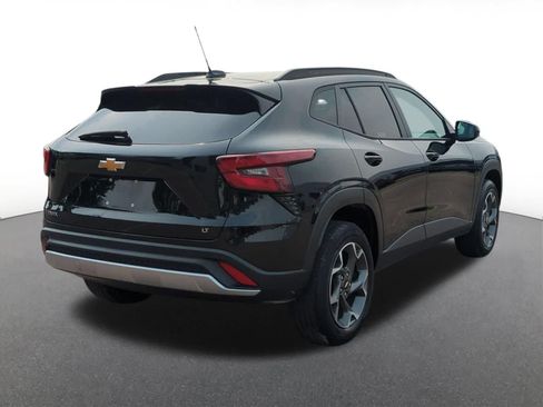 Used 2024 Chevrolet Trax LT w/ Driver Confidence Package FWD image 6