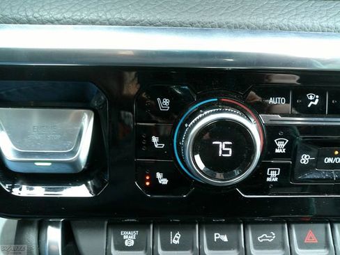 Used 2024 GMC Sierra 3500 Denali w/ Denali Reserve Package image 22