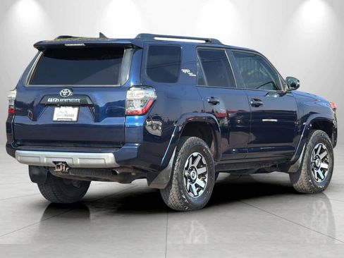 Used 2020 Toyota 4Runner TRD Off-Road Premium AWD/4WD image 2