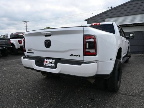 Used 2024 RAM 3500 Big Horn w/ Night Edition AWD/4WD image 12