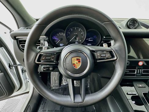 Certified 2026 Porsche Macan AWD/4WD image 14