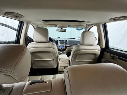 Used 2012 Hyundai Santa Fe Limited FWD image 17
