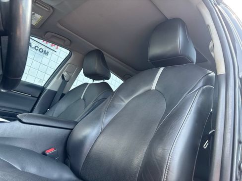 Used 2020 Toyota Camry XSE FWD image 10