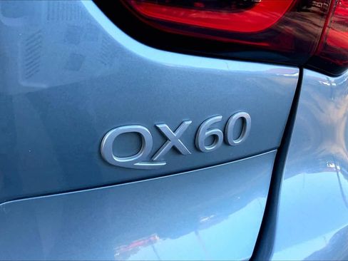 Used 2019 INFINITI QX60 Luxe w/ Essential Package image 9