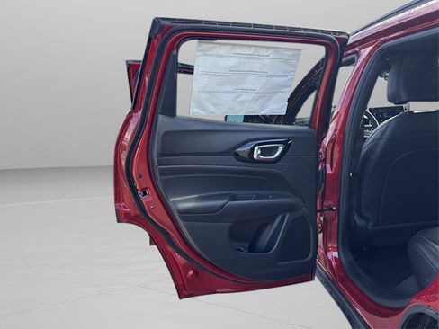 New 2026 Jeep Compass Latitude image 10