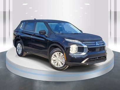 New 2025 Mitsubishi Outlander ES