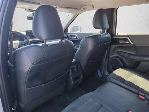 Used 2024 Mitsubishi Outlander SE FWD image 20