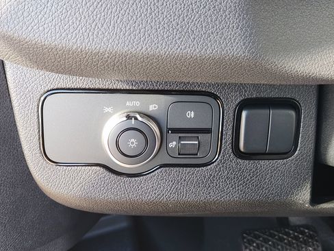 Used 2025 Mercedes-Benz Sprinter 3500 image 18