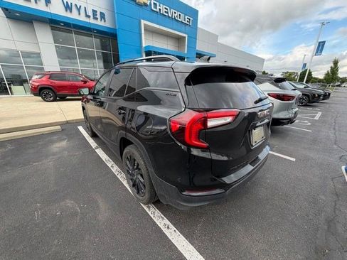 Used 2023 GMC Terrain SLE w/ Driver Convenience Package AWD/4WD image 14