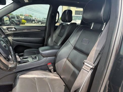 Used 2020 Jeep Grand Cherokee Overland AWD/4WD image 34