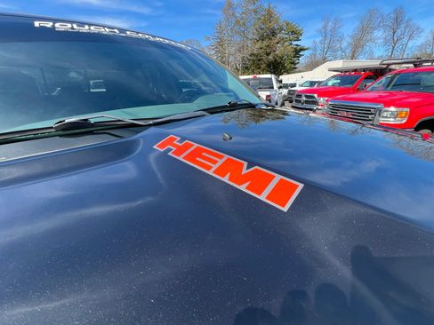 Used 2017 RAM 1500 Classic SLT AWD/4WD image 23