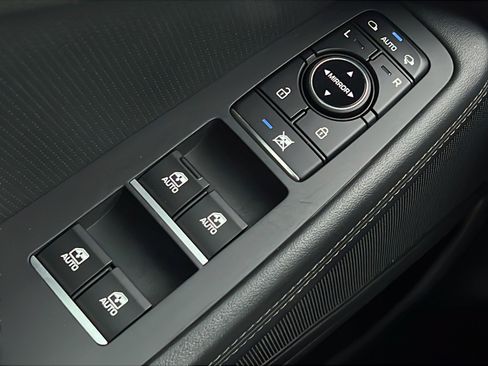 Used 2018 Genesis G80 5.0 Ultimate AWD/4WD image 18