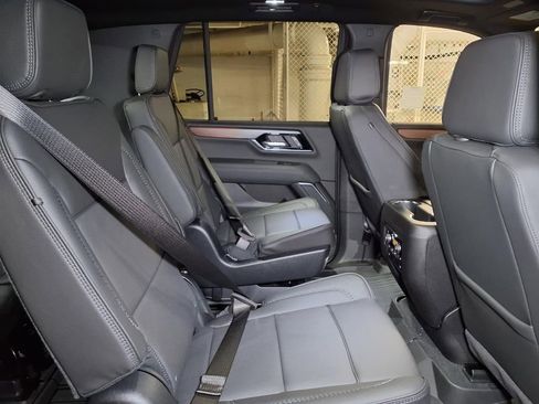 New 2026 GMC Yukon Denali w/ Sun & Power Step Package AWD/4WD image 7
